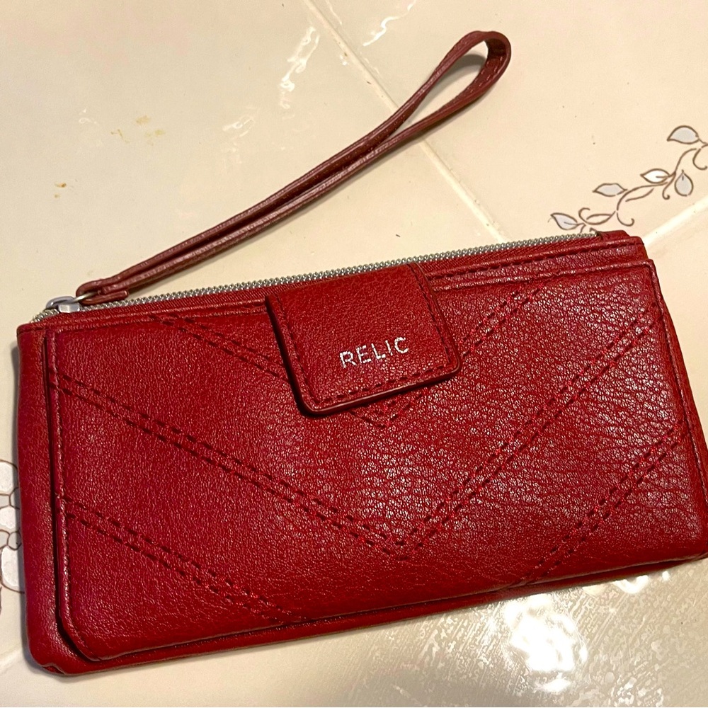 Relic leather wallet